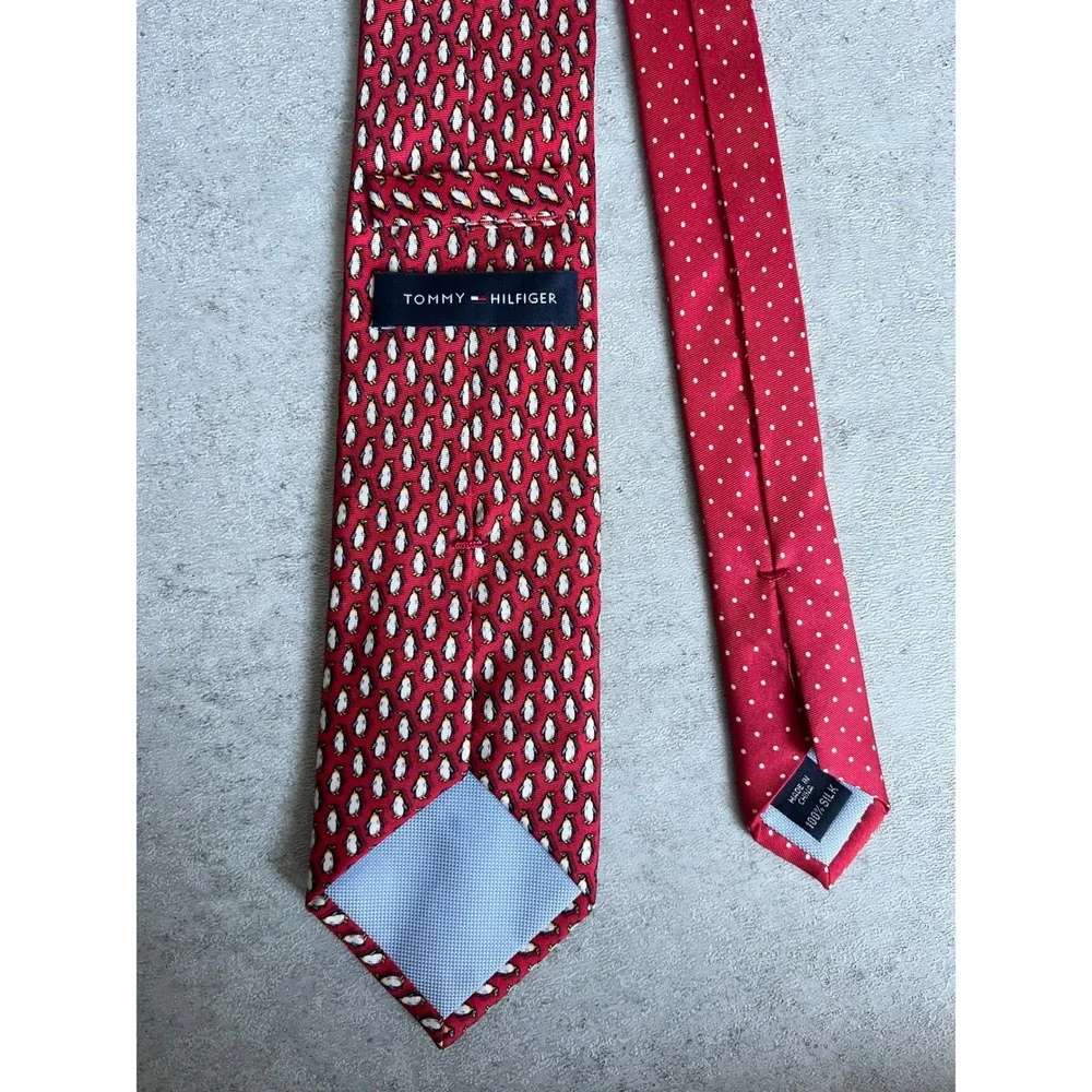 Tommy Hilfiger Necktie Red Penguin Print 100% Silk Novelty Whimsical Preppy Xmas